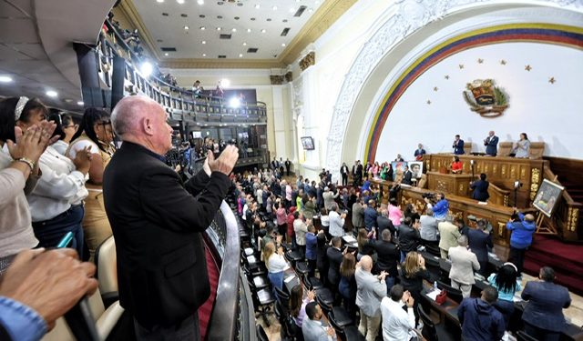 Parlamento venezolano aprueba por unanimidad acuerdo en defensa de la soberanía nacional