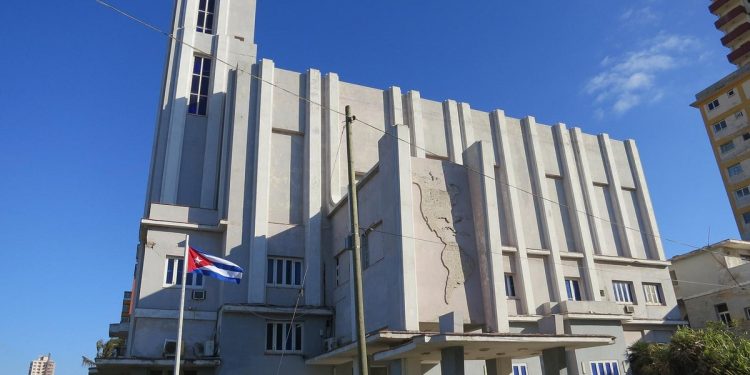 Casa de las Américas denuncia despliegue militar de EE.UU. en el Caribe