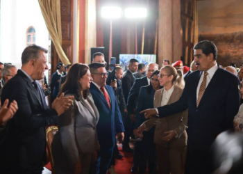 Presidente Maduro preside acto en defensa de la soberanía y la paz de Venezuela en el Palacio Federal Legislativo
