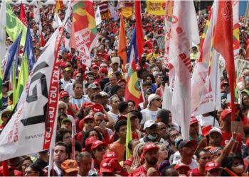 Organizaciones sociales y políticas de Brasil exigen a Lula da Silva que reafirme públicamente su apoyo a Venezuela