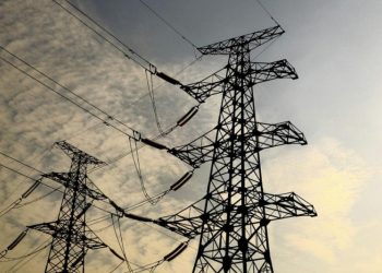 Corpoelec restablece servicio eléctrico en la Gran Caracas tras falla por onda tropical