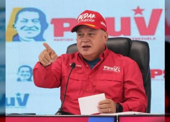 Diosdado Cabello: «Aquí seguimos para adelante y no nos para nada nadie»