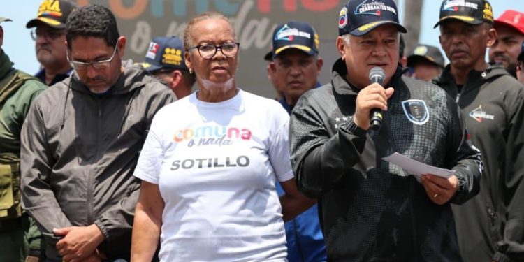 Ministro Cabello: “Los Soldados van a las Comunidades”