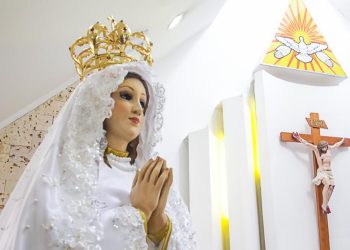 Bajo el manto de la medianoche: La Esperanza inicia su fiesta en el Valle