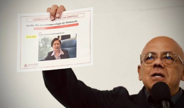 Jorge Rodríguez asegura que declarar persona no grata a Primera Ministra de Trinidad y Tobago es una razón de honor y dignidad