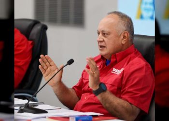 Diosdado Cabello reitera que traidores a la Patria serán tratados como tales y plantea retiro de nacionalidad a Leopoldo López