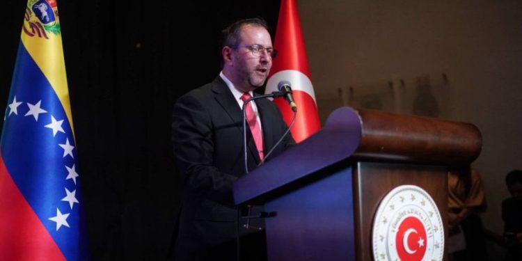 Canciller Gil destacó los lazos de hermandad, solidaridad y cooperación que unen a Caracas y Ankara
