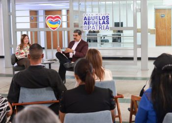 El presidente Maduro aseguró que la economía venezolana es un cuerpo que viene en recuperación y que hay que seguir cuidándola 5 IMG 20251006 214026 758