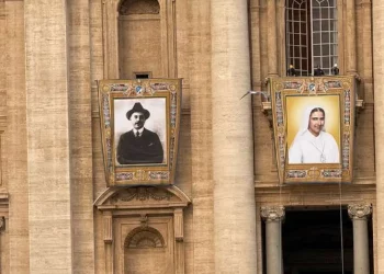 Los rostros de los nuevos santos venezolanos ya engalanan la Basílica de San Pedro en espera de la histórica canonización