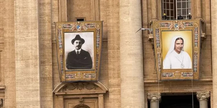 Los rostros de los nuevos santos venezolanos ya engalanan la Basílica de San Pedro en espera de la histórica canonización