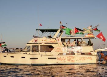 Las fuerzas israelíes detienen a 473 activistas humanitarios y los trasladan a una prisión en el desierto ante el riesgo de deportación inminente
