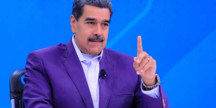Presidente Maduro aseguró que a los venezolanos los sostiene el valor de la venezolanidad y no se arrodillan ante nadie