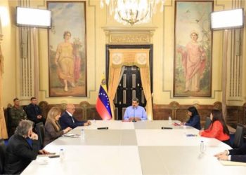 Cuatro Temas | Afuera hay conmoción… y abyección también