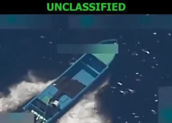 EE.UU. anuncia la destrucción de una embarcación narco no tripulada en el Pacífico Oriental generando críticas por supuesta violación del derecho internacional