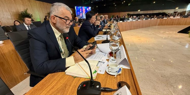 Ministro Ricardo Molina: Pese a amenazas imperiales, Venezuela defiende la Madre Tierra y la equidad climática