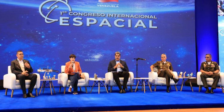 Venezuela forma a más de 2.000 científicos espaciales