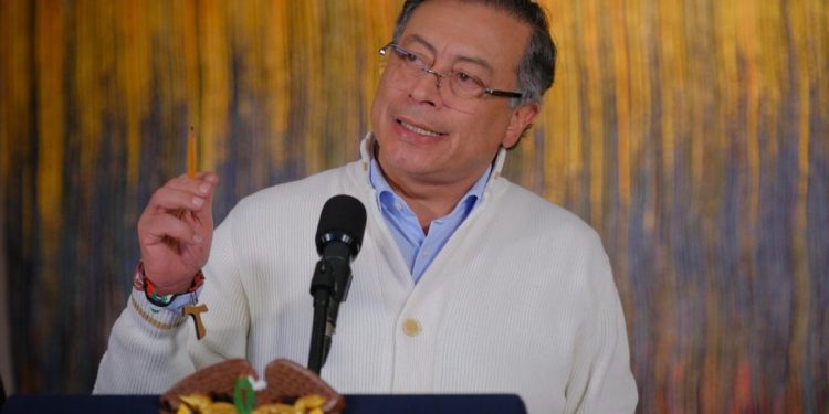 Petro vincula a Trump y convoca movilización popular tras absolución de Uribe en medio de advertencia de «golpe de estado»