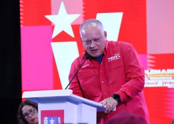 Diosdado Cabello afirma que el “enemigo interno” está dividido y desprestigiado, mientras el PSUV se consolida como una “roca” 8 Diosdado Cabello afirma que el “enemigo interno” está dividido y desprestigiado, mientras el PSUV se consolida como una “roca”