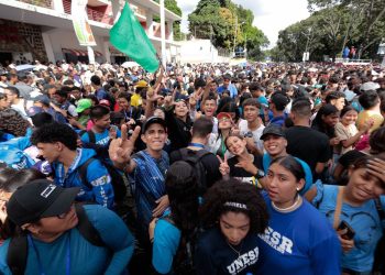 Estudiantes universitarios conmemoran su día con masiva marcha y reivindican su papel transformador