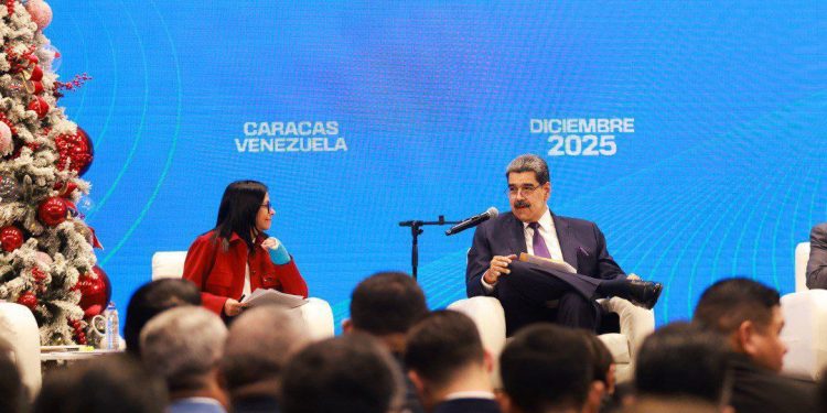 Presidente Maduro ordena plan para simplificar trámites estatales y lograr un «Estado eficiente»