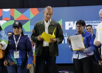 Profesionales y técnicos entregaron propuestas de su proceso constituyente
