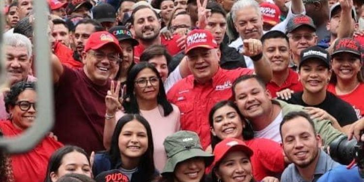 Cabello: Unidad y comuna la única respuesta a la agresión externa