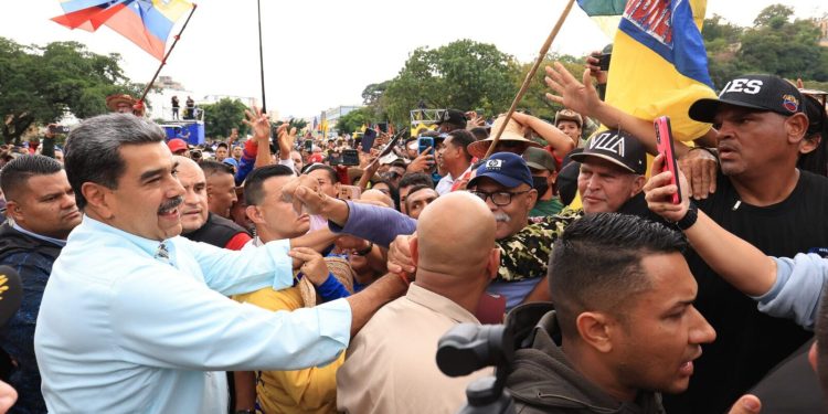 Presidente Maduro proclama la vigencia de la victoria de Santa Inés y enaltece al movimiento campesino en Caracas