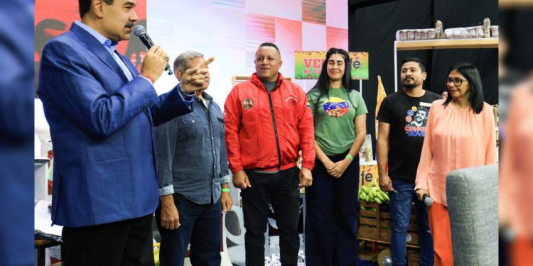 SquarePic 20251222 20010782