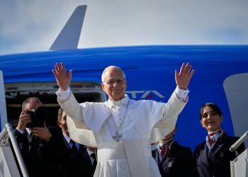 Papa pide diálogo a EEUU: «con la violencia no venceremos»