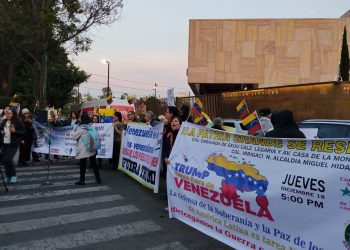 Movimientos sociales en México se movilizan frente a la embajada de EEUU en rechazo al bloqueo contra Venezuela