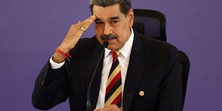 Presidente Maduro proclama al pueblo como único poder verdadero y reafirma el camino hacia el Estado Comunal