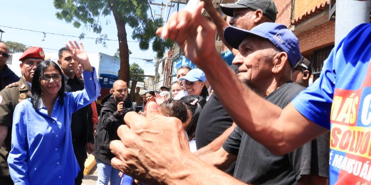 «Aquí hay un Gobierno que manda junto al pueblo» afirmó la Presidenta Encargada