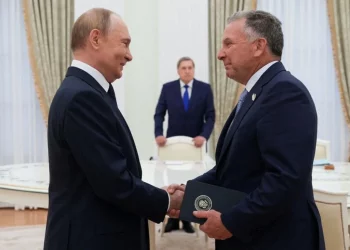 Comienza primera reunión trilateral entre Rusia, EEUU y Ucrania en Abu Dabi