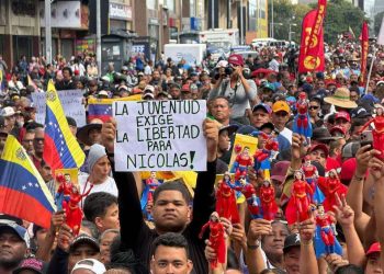 Pueblo en la calle exige liberación del Presidente Maduro