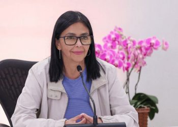 Presidenta Encargada Delcy Rodríguez: «A Venezuela la une el sentimiento de querer de vuelta al presidente Maduro y a Cilia Flores» 5 Presidenta Encargada Delcy Rodríguez: «A Venezuela la une el sentimiento de querer de vuelta al presidente Maduro y a Cilia Flores»