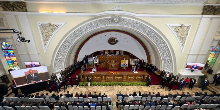 Venezuela establece dos fondos soberanos para gestión transparente de divisas de cooperación energética