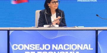 Presidenta (E) lidera Consejo Nacional de Economía para consolidar modelo de prosperidad
