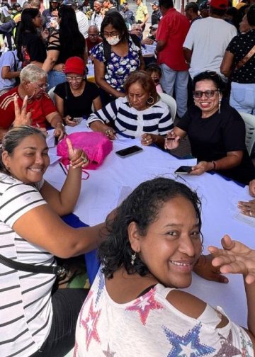 Inicia en todo el país recolección de cartas en apoyo al presidente Maduro y la primera dama Cilia Flores