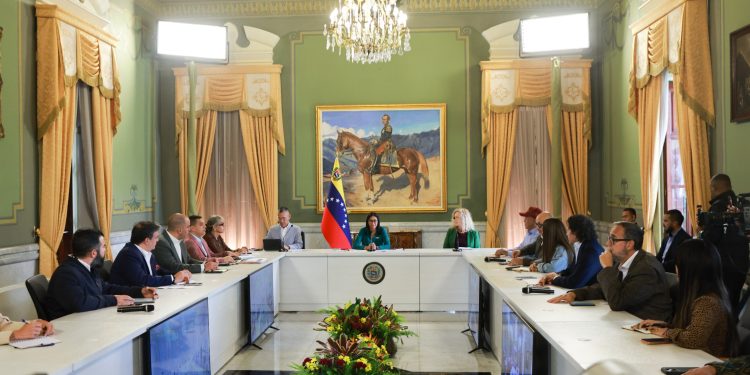 Presidenta (E) Delcy Rodríguez lidera mesa estratégica con el «Programa para la Convivencia y la Paz»