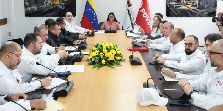 Presidenta (E) lidera despliegue estratégico para potenciar el sector hidrocarburos y la soberanía energética