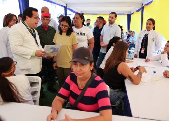 Presidenta (E) Delcy Rodríguez encabezó jornada de atención integral desde Fuerte Tiuna