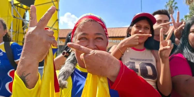 El pueblo venezolano se moviliza para exigir la libertad del presidente Nicolás Maduro y la primera dama Cilia Flores