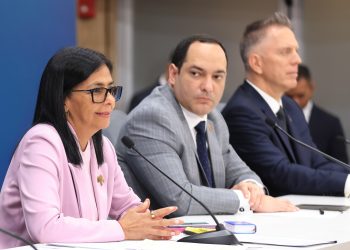 Presidenta Encargada aseguró que “la obligación primordial del Estado es garantizar el futuro y la felicidad económica y social del pueblo”