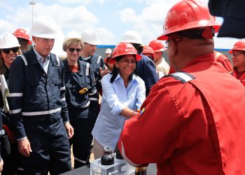 Presidenta (E) Delcy Rodríguez inspecciona unidad de producción Petroindependencia junto al secretario de Energía de EE.UU. Christopher Wright