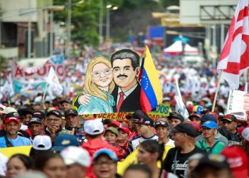 Entre la paz y el asedio