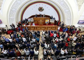 La Ley de Amnistía y Convivencia, a examen en la calle del Parlamento a las asambleas populares