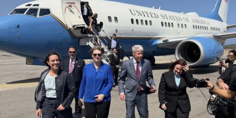 Secretario de Energía de Estados Unidos Christopher Wright arriba a Venezuela
