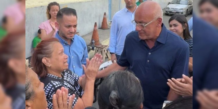 Presidente de la Asamblea Nacional visita centro de detención de Boleíta y hace un llamado a la reconciliación nacional