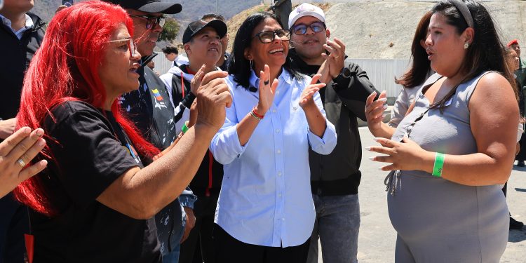 Presidenta encargada Delcy Rodríguez supervisa rehabilitación integral en la comunidad Santa Eduviges de Caracas