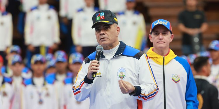 Padrino López: Acompañamiento presidencial eleva el fervor en la Universidad Militar